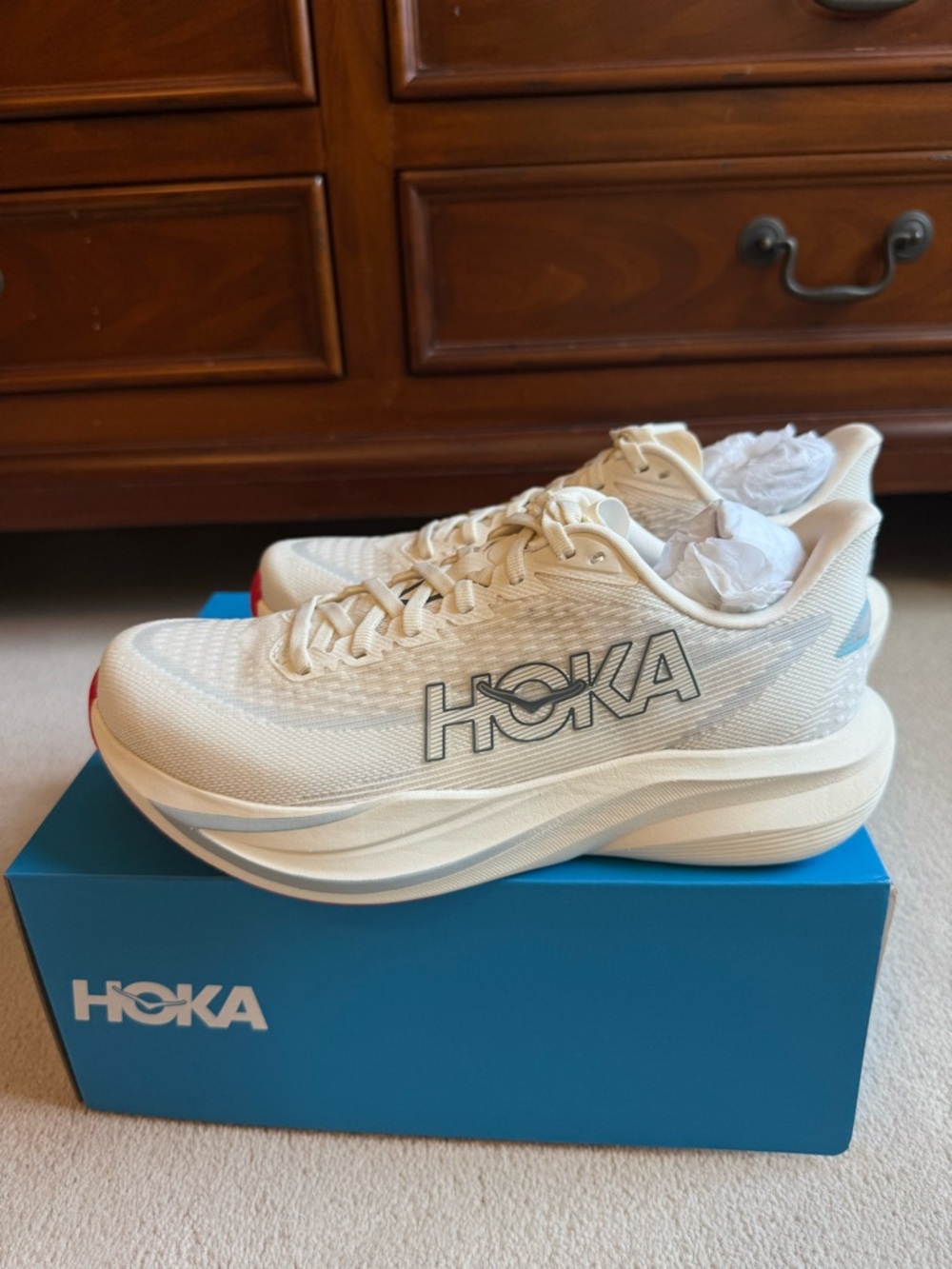 Hoka Mach 7 running sneakers